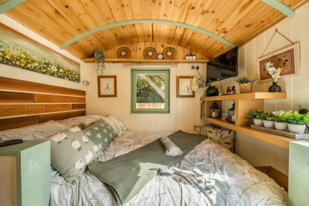 Spinney Retreats - 2 X Unique Shepherds Huts Dog Friendly 北安普敦 外观 照片