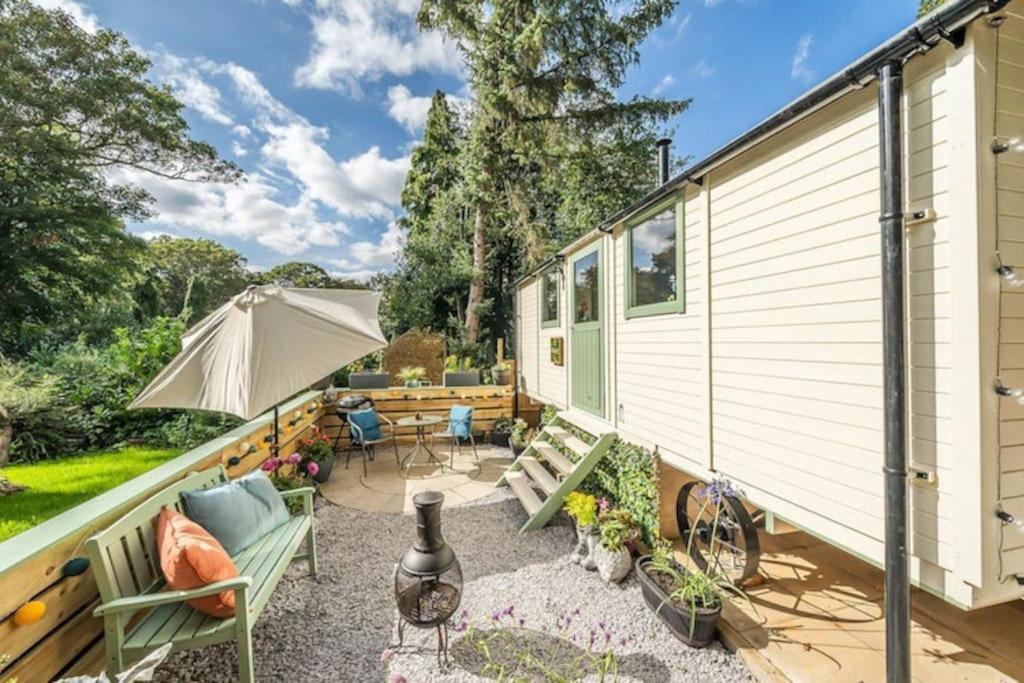 Spinney Retreats - 2 X Unique Shepherds Huts Dog Friendly 北安普敦 外观 照片